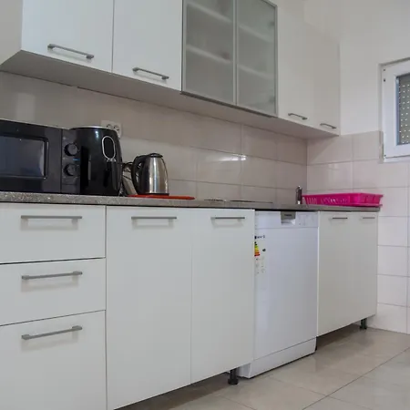 Bilice Darko Apartment Sibenik