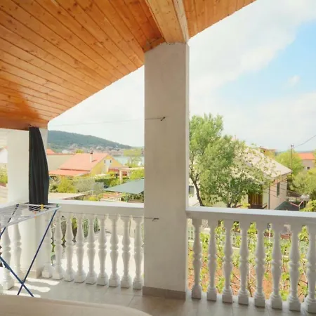 Apartment Bilice Darko *