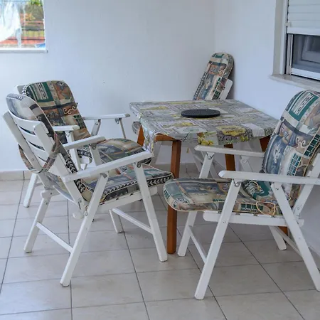 Apartment Bilice Darko